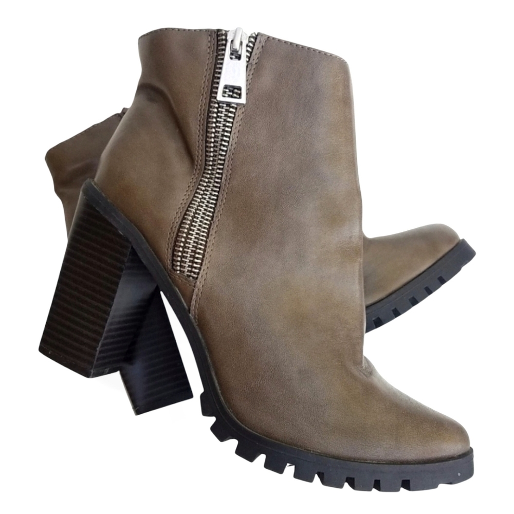 Mossimo booties Side zipper Olive green Size 9